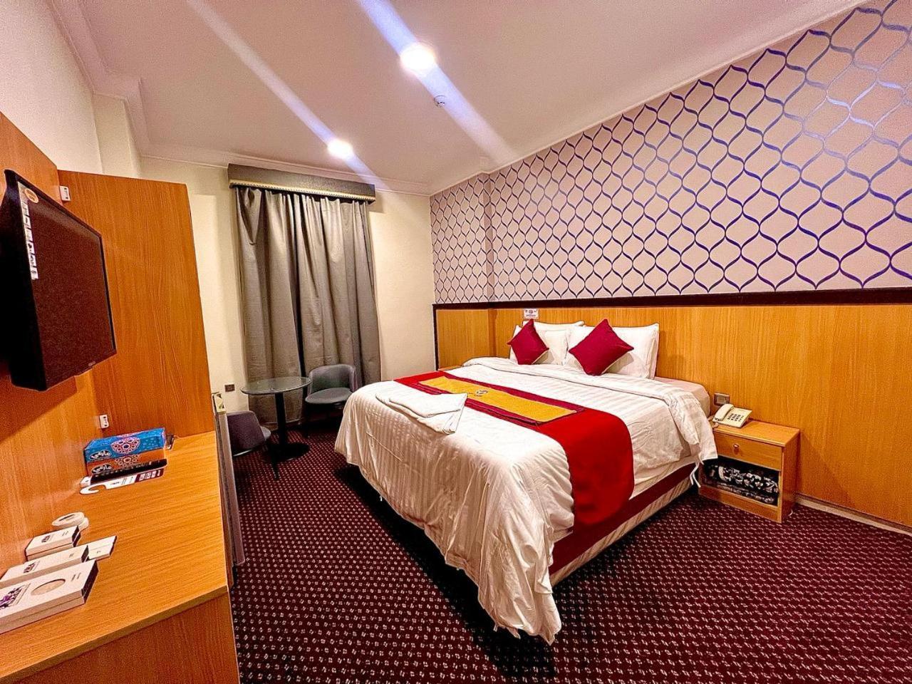 Hotel أعيان البركة 3*